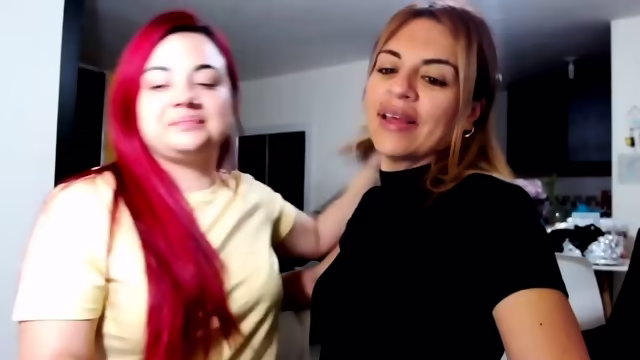 colombian real lesbian couple