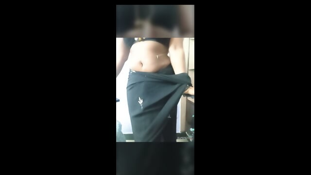Horny Indian tamil housewife teasing with her curvy body structure