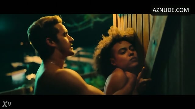 BRAZILIAN REDBONE FUCKED OUTSIDE 2