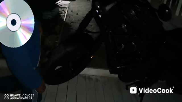 Get ready for the most unbelievable, mindblowing story of the century! A mysterious figure, Robert, has been fantasized about by millions, and now, hes face to face with his twisted stalker! In a dark, deserted alley, a creepy stranger uses a sex stars re