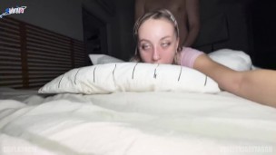 Latina zorra grita recibiendo sexo anal