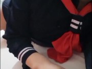 Pequeña estudiante le envía video a su profesor, tiene ganas de que le rompan la colita