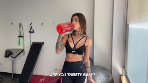El novio de mi amiga me invita a tomar algo, y termino en el Jacuzzi en cuatro ! Part-2