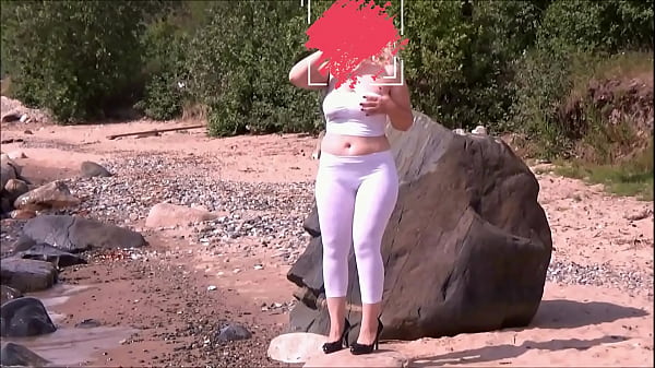 Leggings mojados en una MILF culona