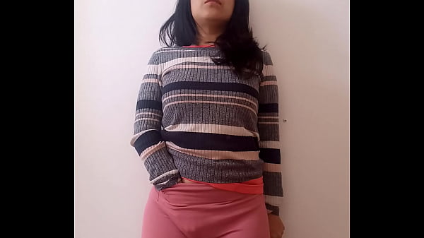 Por pedido...Mexicana frotando uno completamente vestido