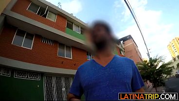 Una latina MILF amateur fue encontrada en algún lugar de Sudamérica y follada en vídeo.