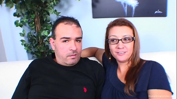 Milf gruesa es follada por su marido en un video casero