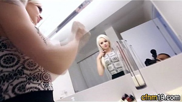 Jizzed enfrentado cfnm golpeó doggystyle min en el baño en hd
