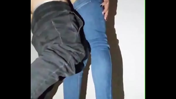 Su culo perfecto en jeans fue follado en el balcón =)