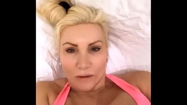 Busty rubia pawg webcam chat en vivo - TheSophieJames.com
