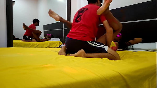 HERMANO SEXY ¡¡TENGO UNA IDEA!! ¿QUÉ TAL SI GRABAMOS PORNO CON MI CÁMARA 4K? PORNO INTERRACIAL CASERO REAL, MORENA Y BLANCA, LECHE Y CHOCOLATE CALIENTE.