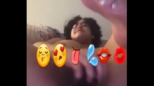 Latino creams on cam