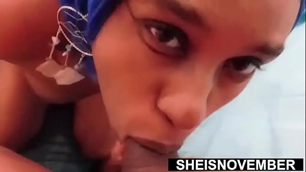 Estoy rociando a mi hijastra promiscua con esperma durante la felación, eyaculando una gran cantidad de esperma de mi pene en su cara y boca, con grandes senos y areolas expuestas. Nombrado-Sheisnovember