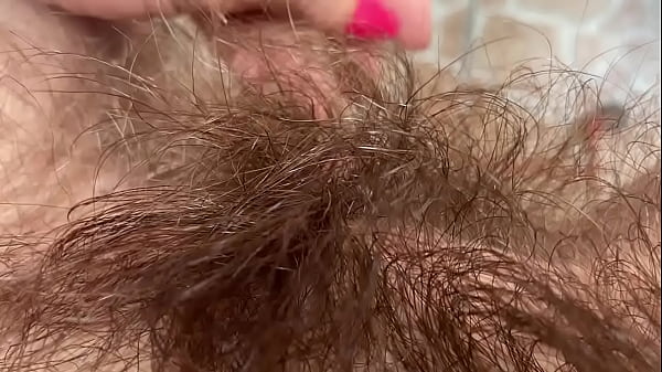 Recopilación de coño peludo por una chica amateur, meando, fumando, al aire libre, fetiche