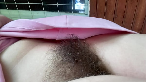 bajo la falda peluda arbusto casero amateur