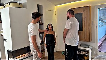 Latina recibe anal de dos pollas enormes en su primer casting porno - Jingle Ventura