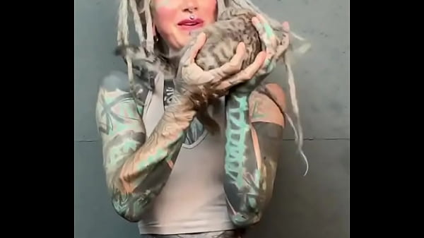 ¿Qué opinas? ¿Los gatitos quedan perfectos en mi body? ¿Qué te parece mezclar moda y diversión? #Fashion...