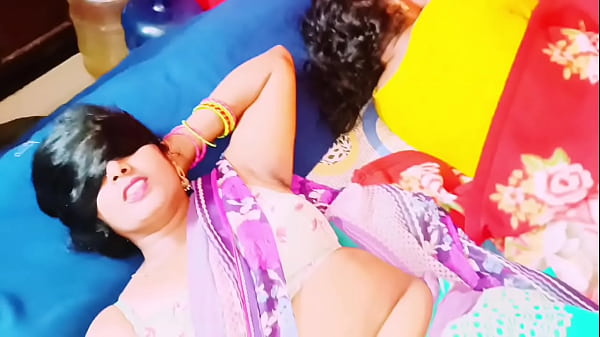 Marido engaña a su esposa y se folla a su cuñado. Charlas sucias en telugu.