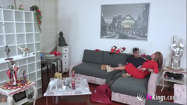 Big titted Colombian mami seduces and deflowers her i8 years old neighbour!