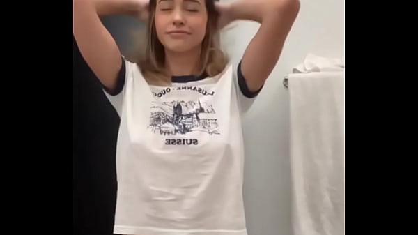 Historia de Instagram de Leauli sin sostén