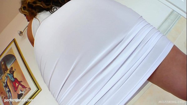 Afrodite milf puta folla en Milf Thing